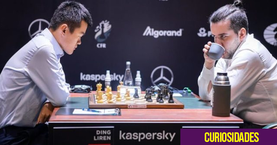 Ding Liren O Campeão Mundial De Xadrez Reinante Na Grande Turnê De Xadrez  De 2023 Clássico De Xadrez Vs Ian Nepomniachtchi Imagem Editorial - Imagem  de inteligência, grande: 277562265