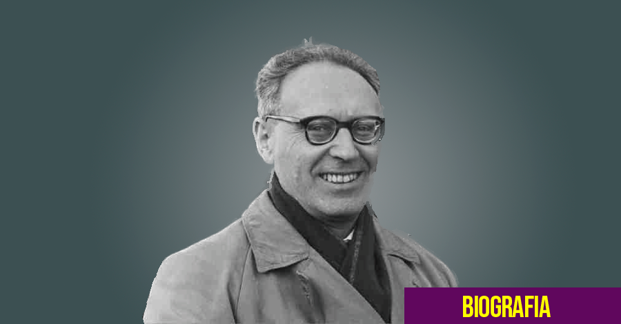 Mikhail Botvinnik o campeão mundial de xadrez está em preto e branco com um fundo cinza atrás e uma legenda escrito "biografia" na frente